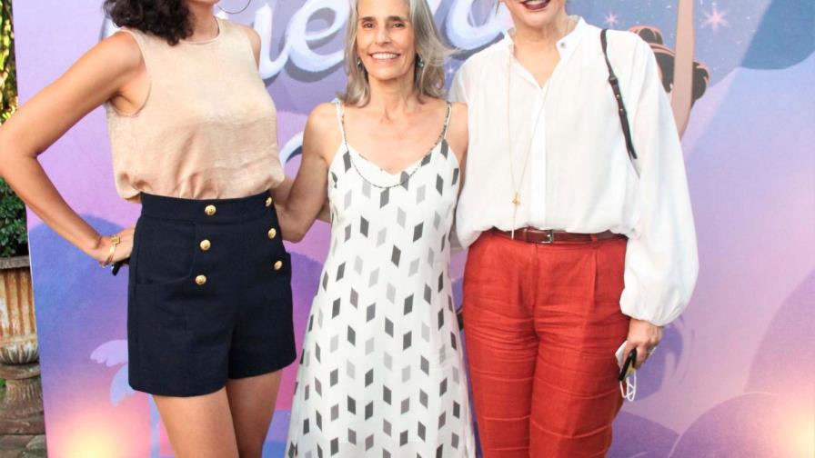 Presentan libro ilustrado “Ojalá que llueva café” 