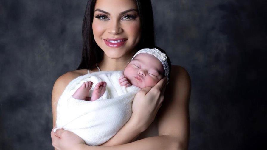 Madre orgullosa: Natti Natasha comparte primeras fotografías con su hija Vida Isabelle Madre orgullosa: Natti Natasha comparte primeras fotografías con su hija Vida Isabelle