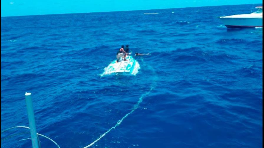 Fallecen tres migrantes venezolanos en un naufragio en aguas del Caribe