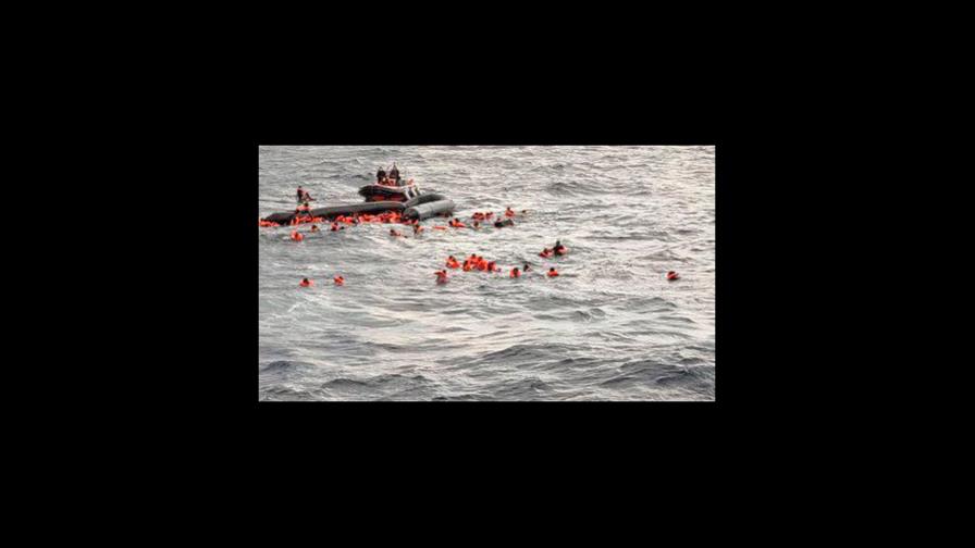 Barco naufraga en el Mediterráneo con 130 migrantes a bordo (ONG)