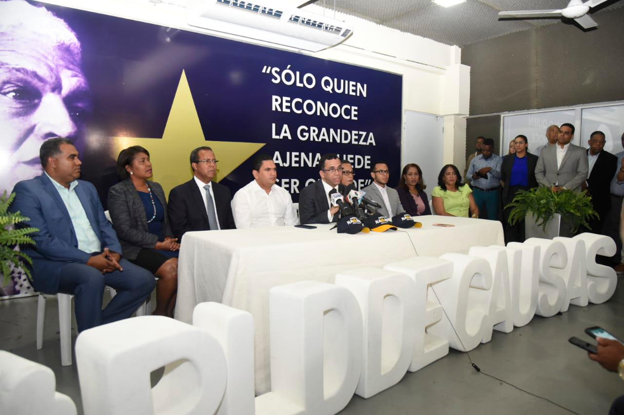 Rueda de prensa en la que Andrés Navarro fijó su posición del discurso del presidente Medina.