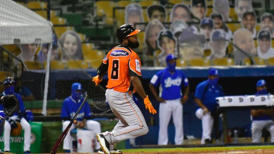 Navarro maltrató a palos al Licey en la remontada épica de los Toros 