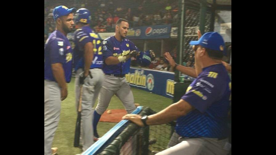 Navegantes ligan tres triunfos y acechan cima en Venezuela