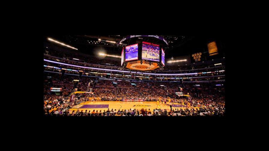 NBA lanza pionero canal propio de televisión en línea