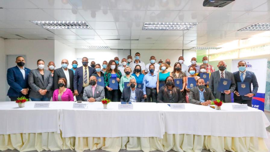Miderec y DNCD clausuran primer Módulo curso básico sobre drogas
