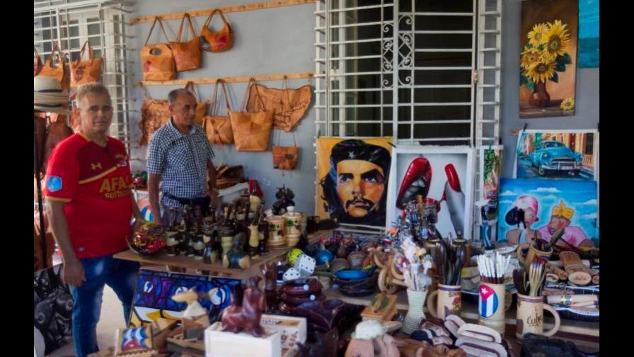 Ciudadanos podrán tener negocios propios en Cuba