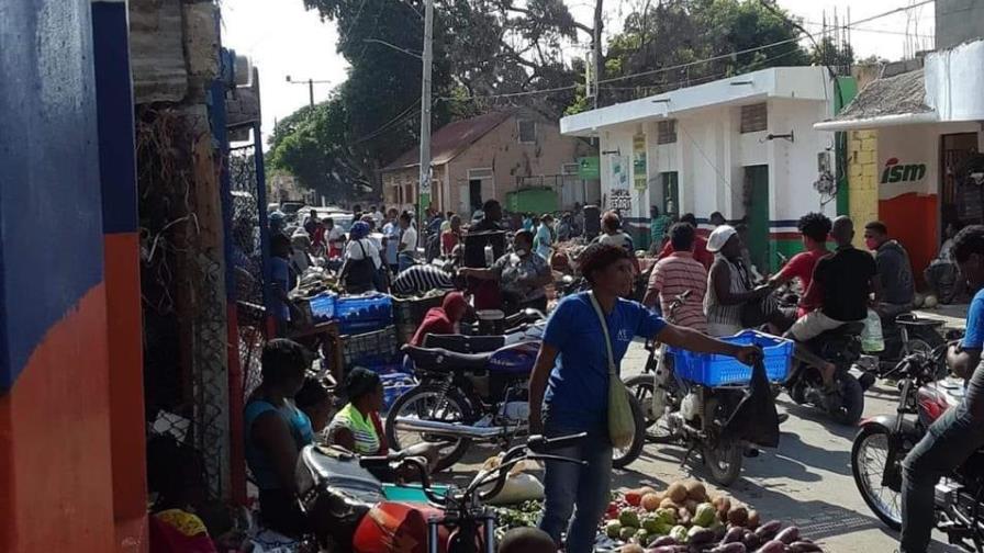 En Neiba el comercio es dolor de cabeza para cumplir normas contra COVID-19 