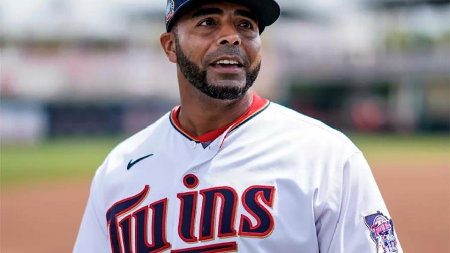 Nelson Cruz gana el premio Hombre del Año como líder dentro del terreno Nelson Cruz gana el premio Hombre del Año como líder dentro del terreno