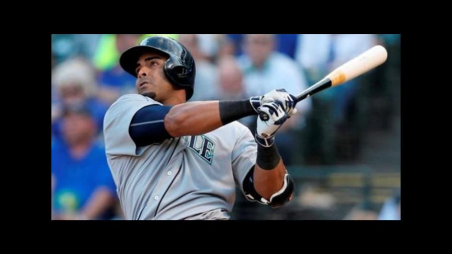 Nelson Cruz entre bateadores con jonrones y el bate roto Nelson Cruz entre bateadores con jonrones y el bate roto