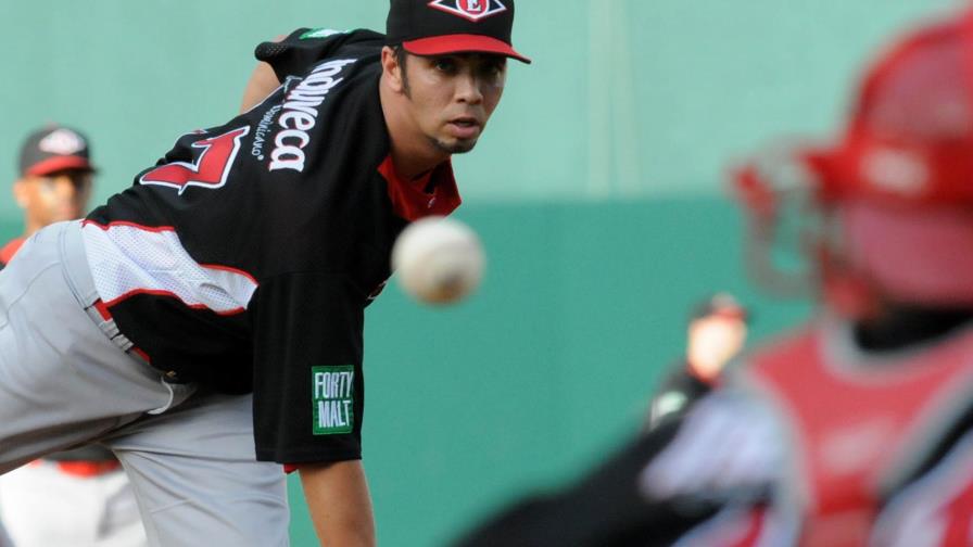 Nelson Figueroa regresa al Escogido como asistente de pitcheo