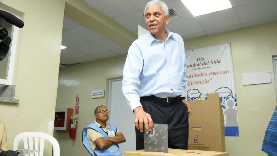 Candidato a alcalde por San Cristóbal denuncia puestos de compra de cédulas Candidato a alcalde por San Cristóbal denuncia puestos de compra de cédulas
