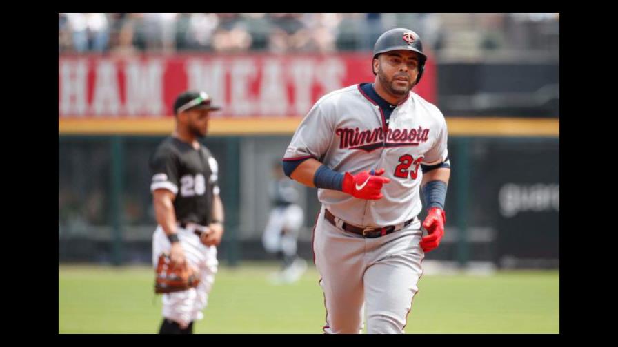 Nelson Cruz pegó décimo vuelacercas, un kilométrico de 453 pies Nelson Cruz pegó décimo vuelacercas, un kilométrico de 453 pies