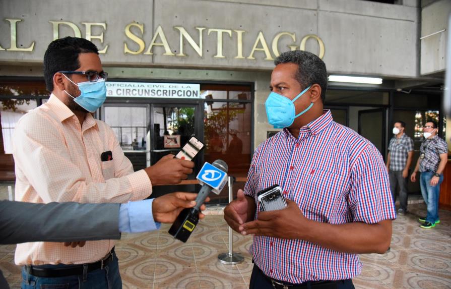 Candidatos a diputados de Santiago piden agilizar conteo de votos