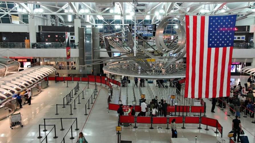 Aeropuertos de EEUU reciben USD 8.000 millones en ayudas para enfrentar pandemia
