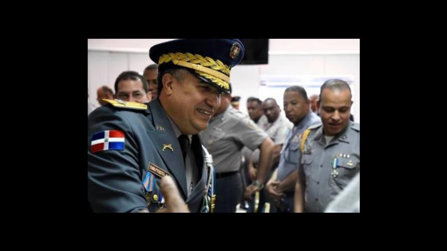 Policía vuelve a apresar más de mil que no obedecieron el toque de queda Policía vuelve a apresar más de mil que no obedecieron el toque de queda