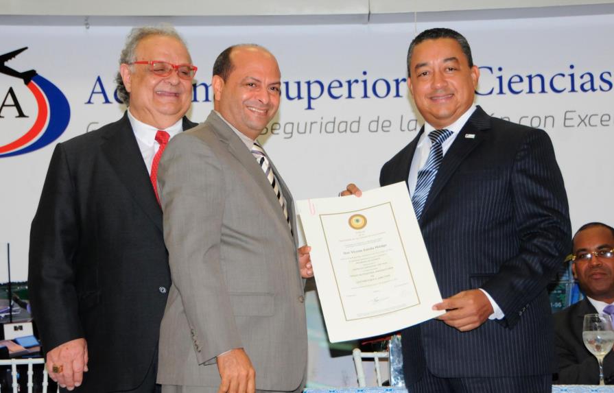 Herrera atribuye logros del IDAC a la preparación y profesionalidad del personal