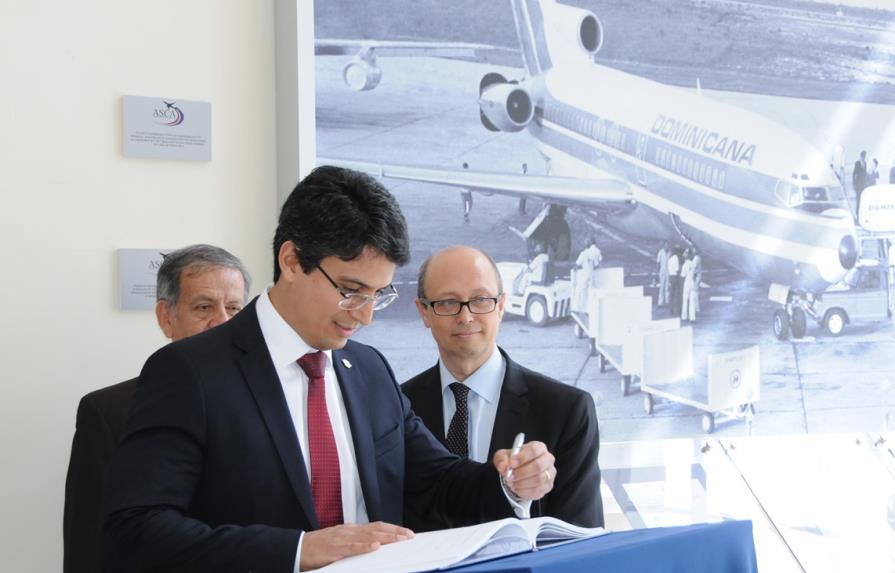 Director regional OACI y secretario de la CLAC valoran instalaciones Complejo Aeronáutico Santo Domingo