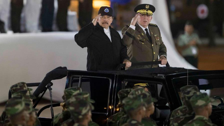 El Ejército de Nicaragua cierra filas con su jefe, sancionado por EEUU