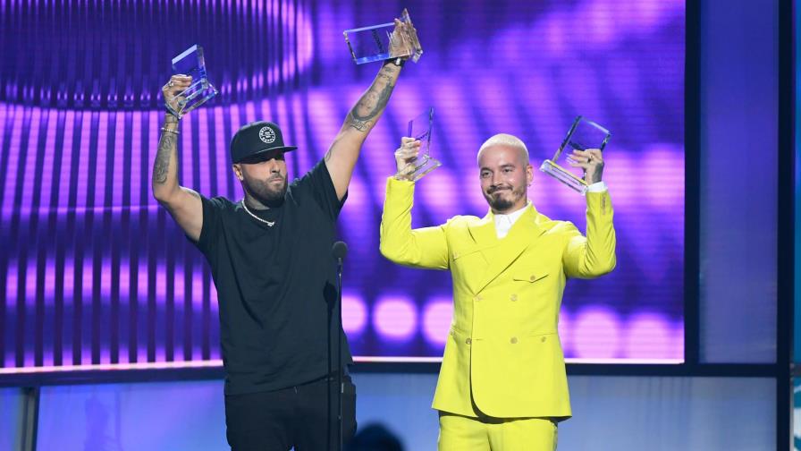 Telemundo baraja celebrar en octubre los suspendidos Latin Billboards Telemundo baraja celebrar en octubre los suspendidos Latin Billboards