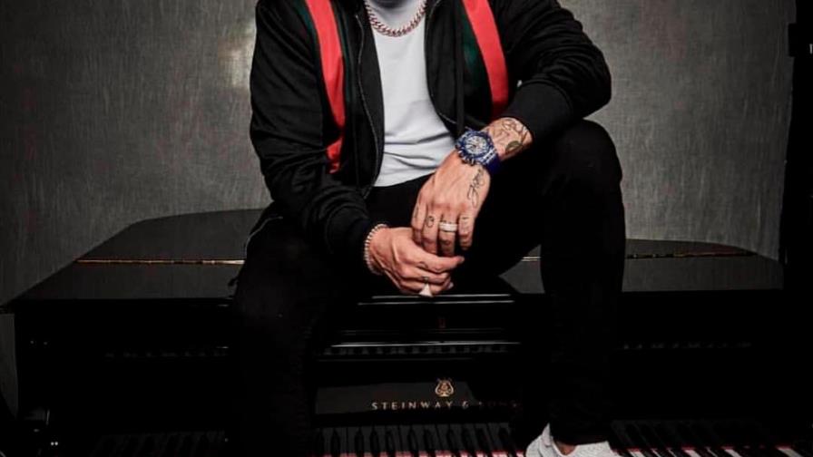 Nicky Jam lanza su nuevo disco, Íntimo, junto a J Balvin, Ozuna y Anuel AA