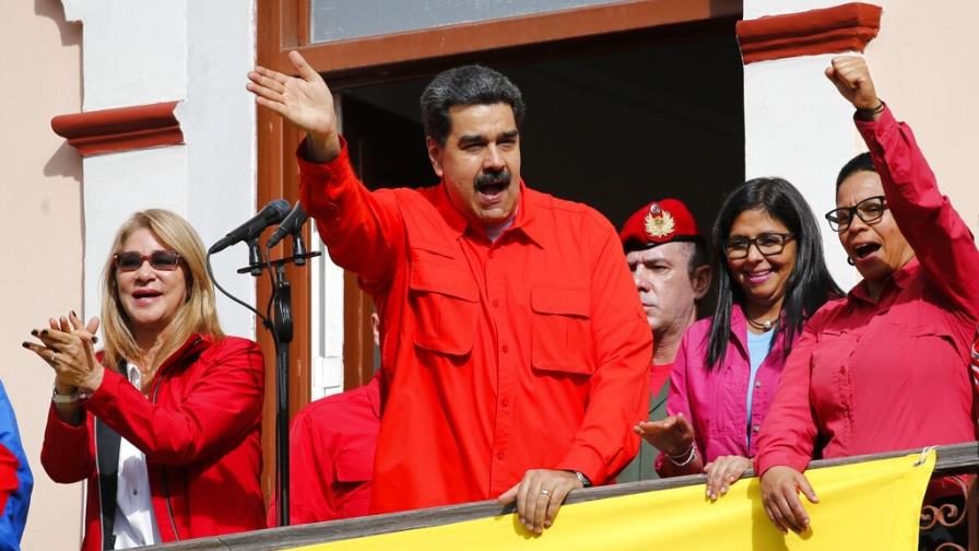 Maduro se apoya en los militares ante respaldo internacional a opositor Guaidó Maduro se apoya en los militares ante respaldo internacional a opositor Guaidó