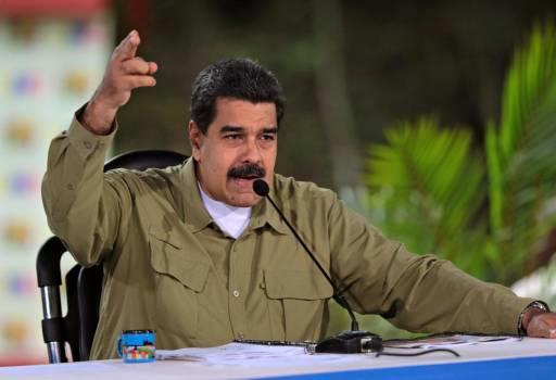 Exilio venezolano pide restringir acceso a dólares empresarios ligados a Maduro
