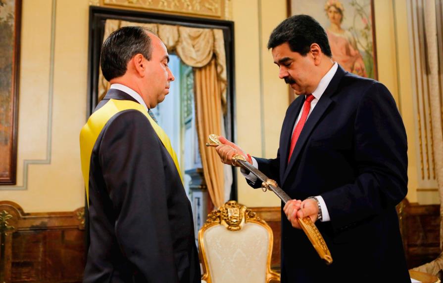 Maduro llama a fortalecer la cooperación militar y de inteligencia con Cuba
