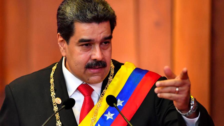 Maduro dice que si la oposición gana las legislativas él deja la Presidencia