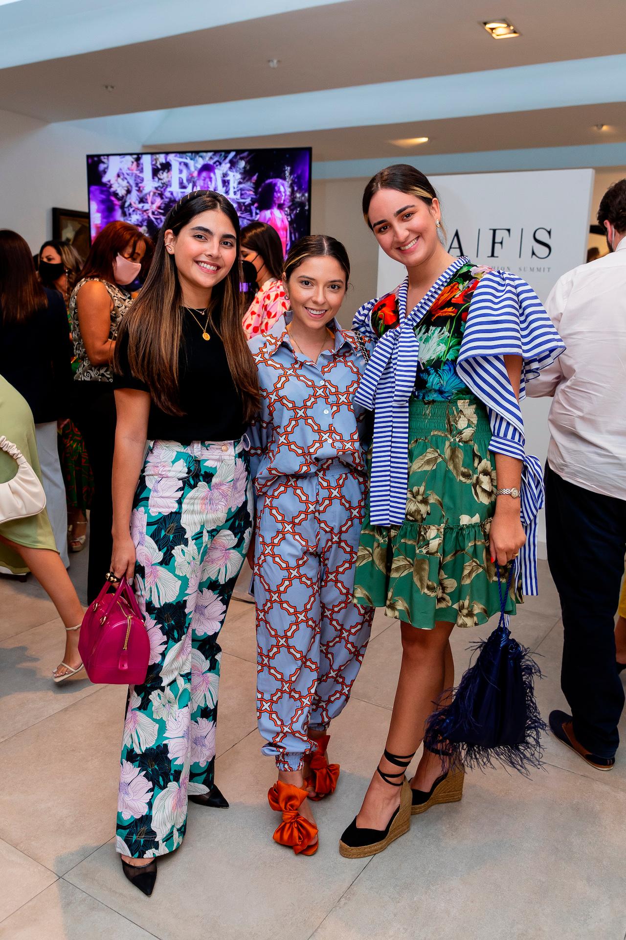 Nicole Marie Betances, Laura Cepeda e Isabella Morales.