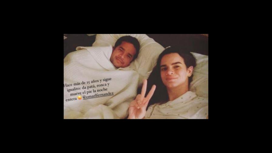 Omar Fernández ronca al dormir y da patadas, revela su hermana
