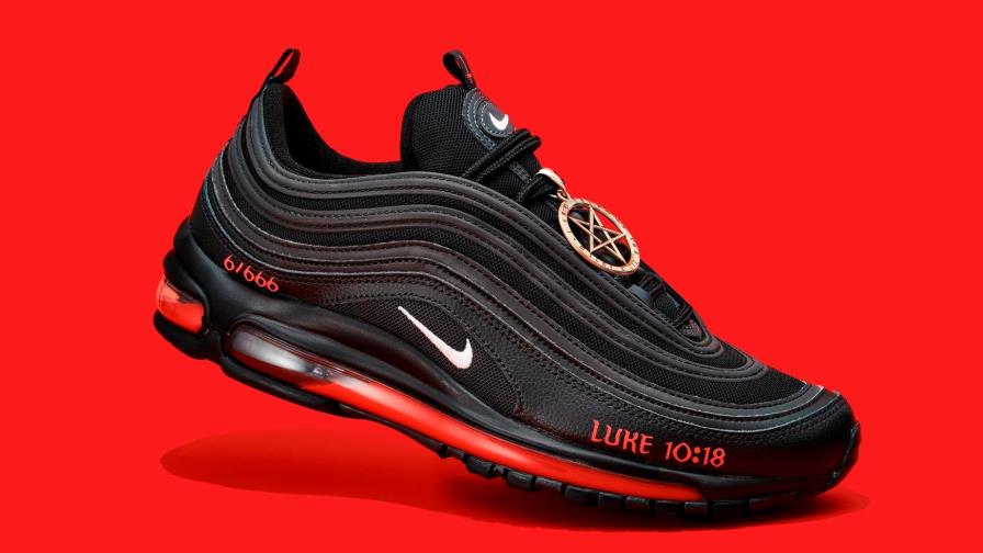 Nike demanda a rapero por usar su logo en “tenis satánicos”