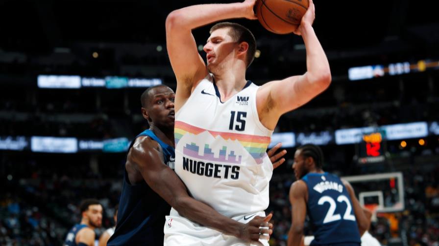 Nuggets derrotan a Timberwolves 99-95; Towns ausente por lesión
