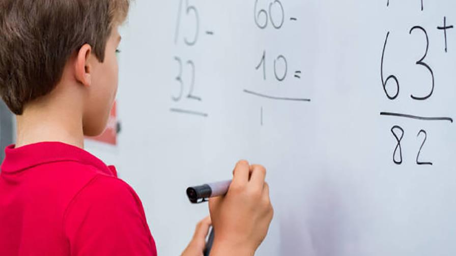 Las matemáticas son            para los genios