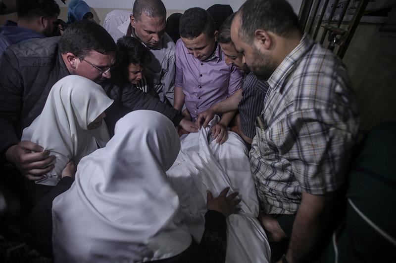 Matan 29 palestinos en dos días de enfrentamientos en Gaza
