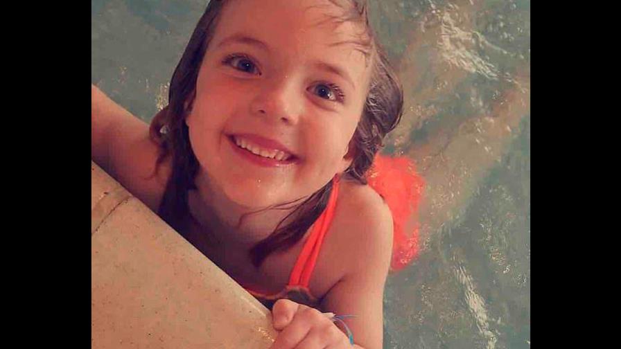 Niña de ocho años muere tras ser castigada por orinarse en la cama Niña de ocho años muere tras ser castigada por orinarse en la cama