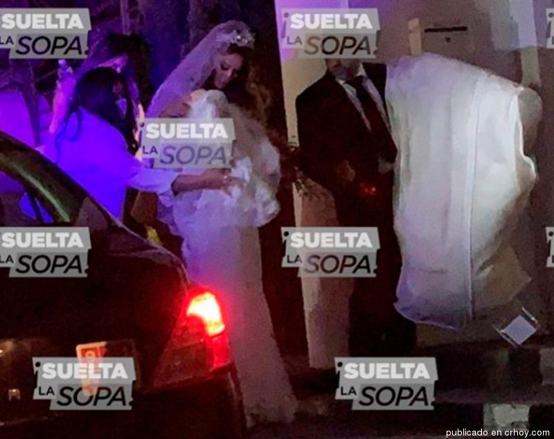 Ninel Conde al momento de entrar al lugar.