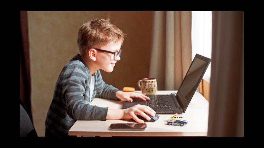 Los niños y el uso de internet, un tema que alarma en pandemia