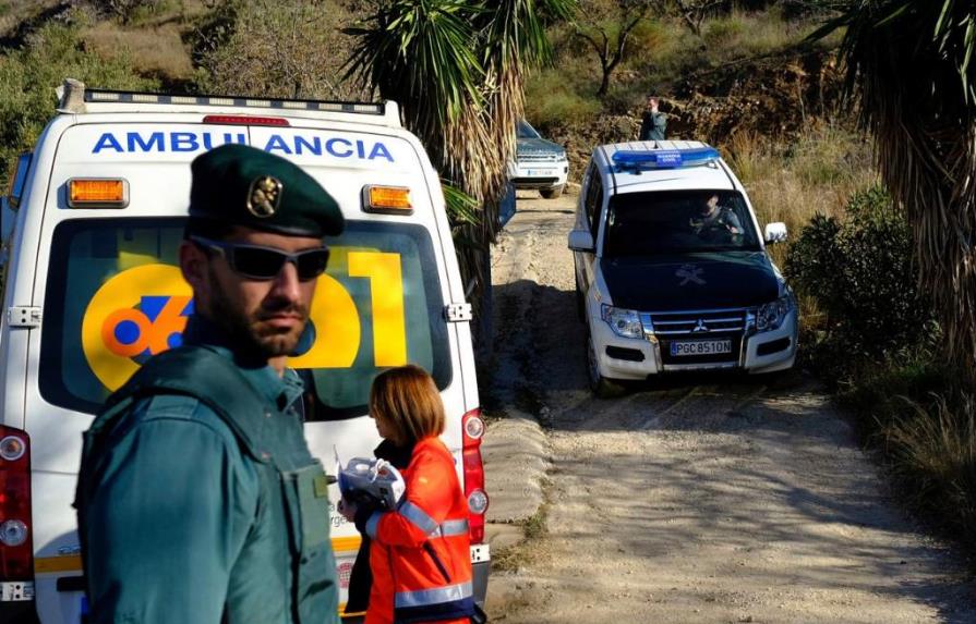 Ardua tarea para rescatar a niño cayó en pozo de 110 metros de profundidad en España