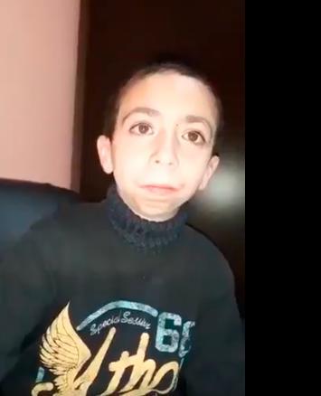 Niño ofrece recompensa a quien le devuelva su celular con videos de su madre fallecida