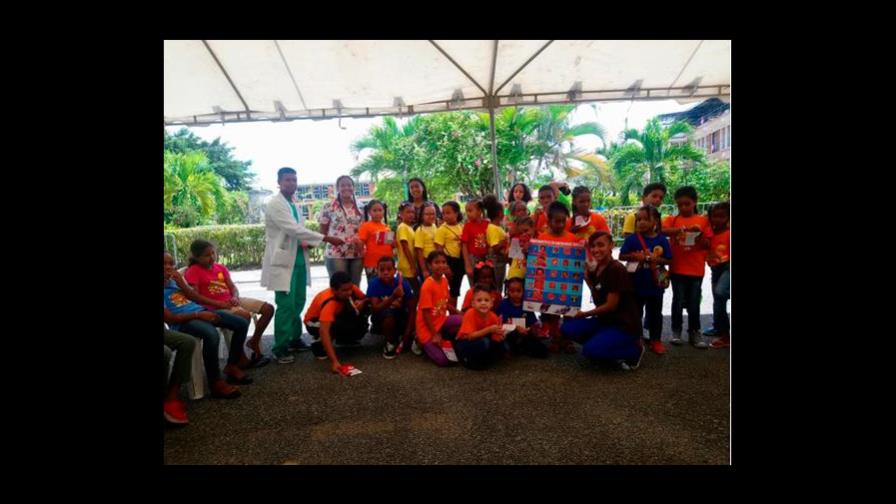 Alcaldía de Los Alcarrizos regala  útiles escolares a más de 1,800 estudiantes