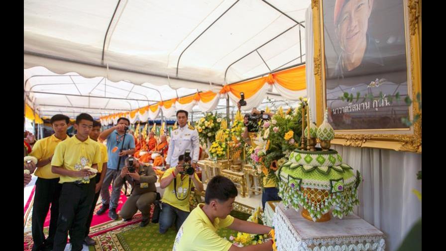 Niños de la cueva tailandesa dan las gracias casi un año después del rescate