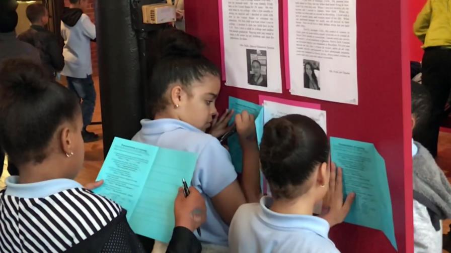 Niños dominicanos plasman experiencias de inmigrantes en libro donde narran sus historias