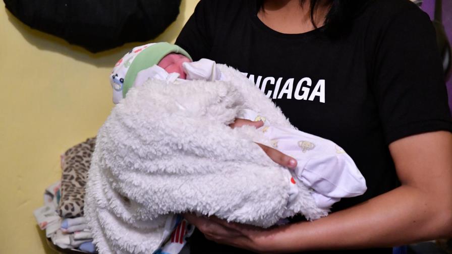 Por tercer año consecutivo, el primer bebé del año es hijo de una madre adolescente