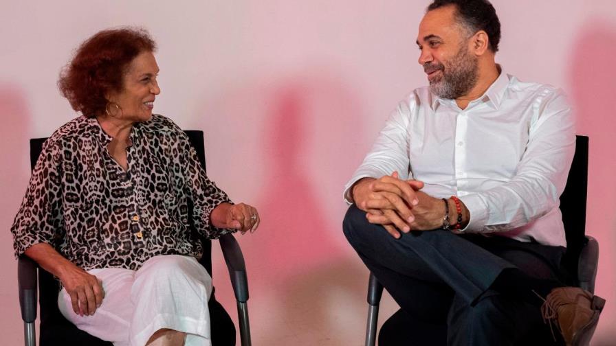 Madre e hijo deberán fumar “La pipa de la paz”