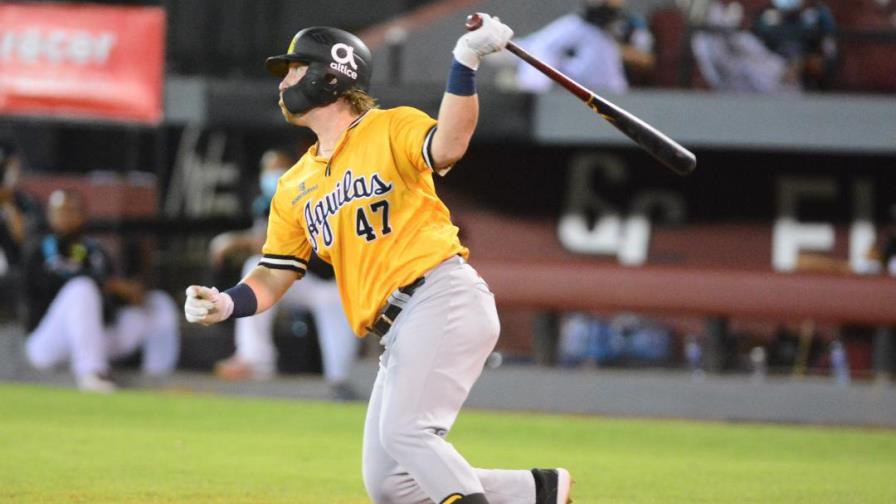 Las Águilas bombardearon el Julián Javier con 17 imparables para frenar a los Gigantes Las Águilas bombardearon el Julián Javier con 17 imparables para frenar a los Gigantes