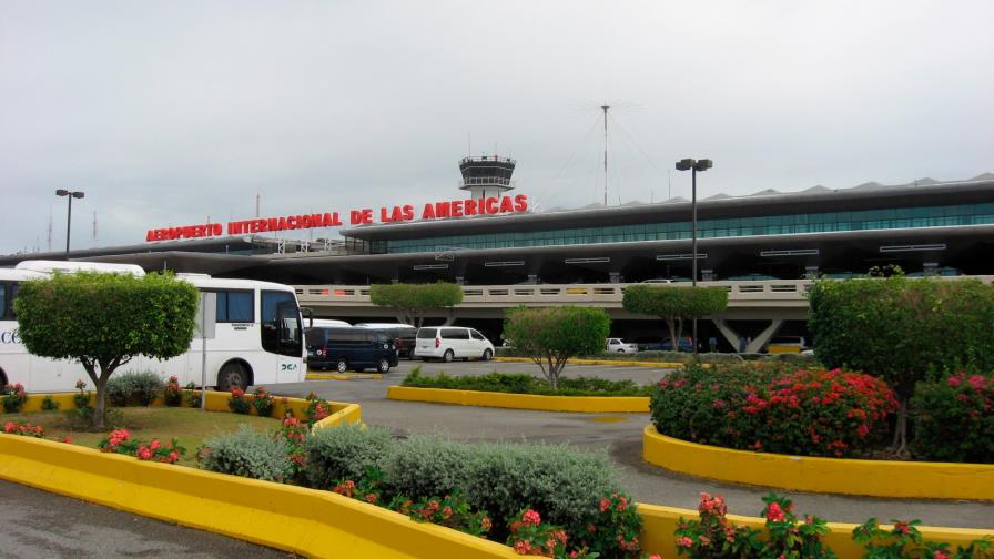 Autoridades confirman sabotaje planificado a pista de aterrizaje del AILA Autoridades confirman sabotaje planificado a pista de aterrizaje del AILA
