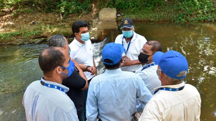 Inapa anuncia construcción de acueductos en Monte Plata con impuestos de la Barrick Gold