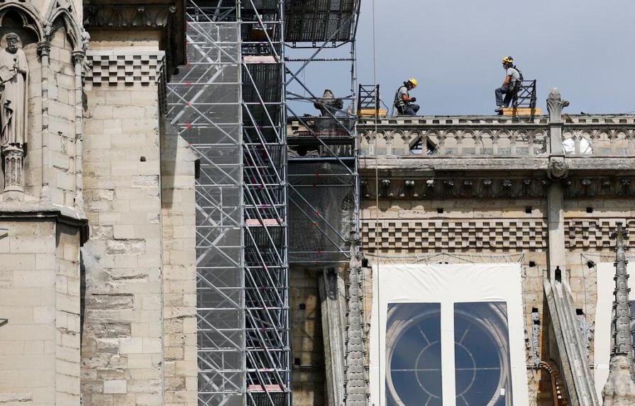 Reanudan las labores de restauración y limpieza en Notre Dame