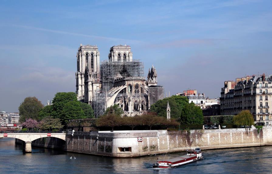 Polémica en Francia por millonarias donaciones para Notre Dame 