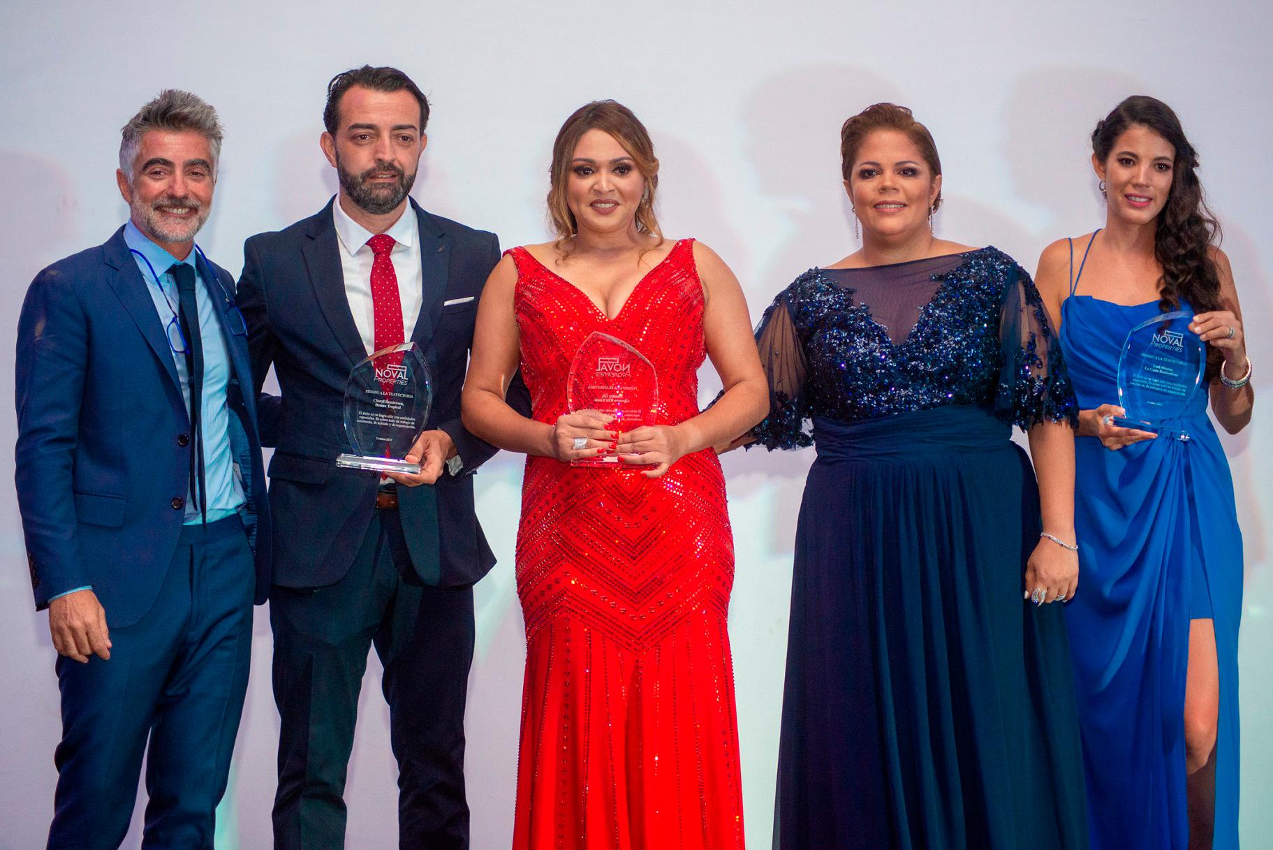 premio a la trayectoria en los Noval Awards,